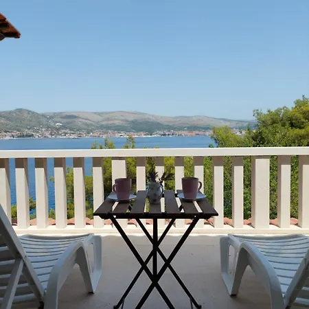 Holiday home Seafront House Nusha Donji Okrug (Ciovo)