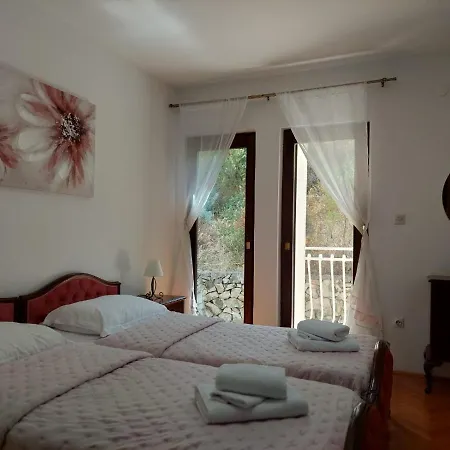 Seafront House Nusha Holiday home