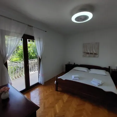 Holiday home Seafront House Nusha Donji Okrug (Ciovo)