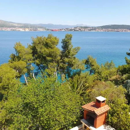 Prázdninový dům Seafront House Nusha Donji Okrug (Ciovo)