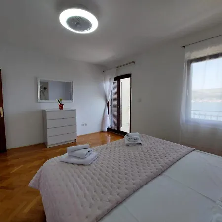 Seafront House Nusha Prázdninový dům *
